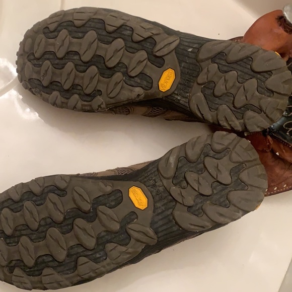 Men’s Merrell Vibram Shoes - Picture 4 of 4